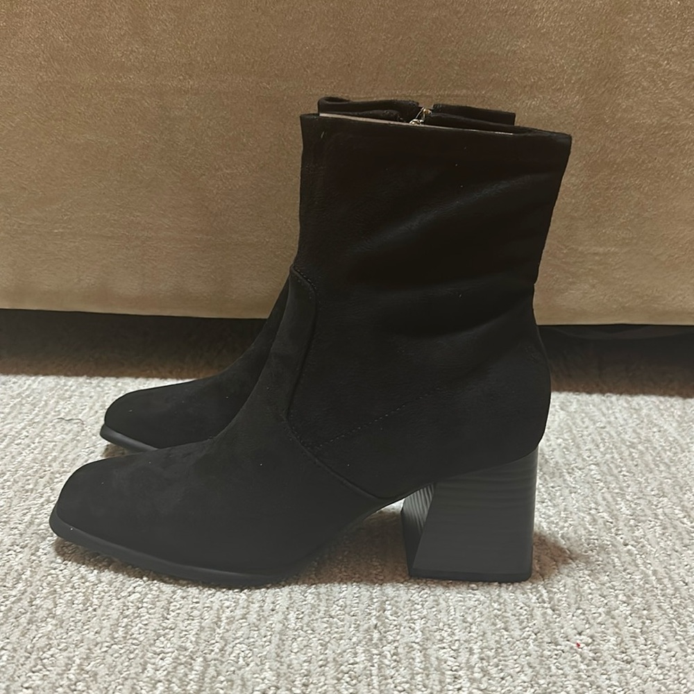 NWT Marc Fisher Rodana Stretch Bootie size 8